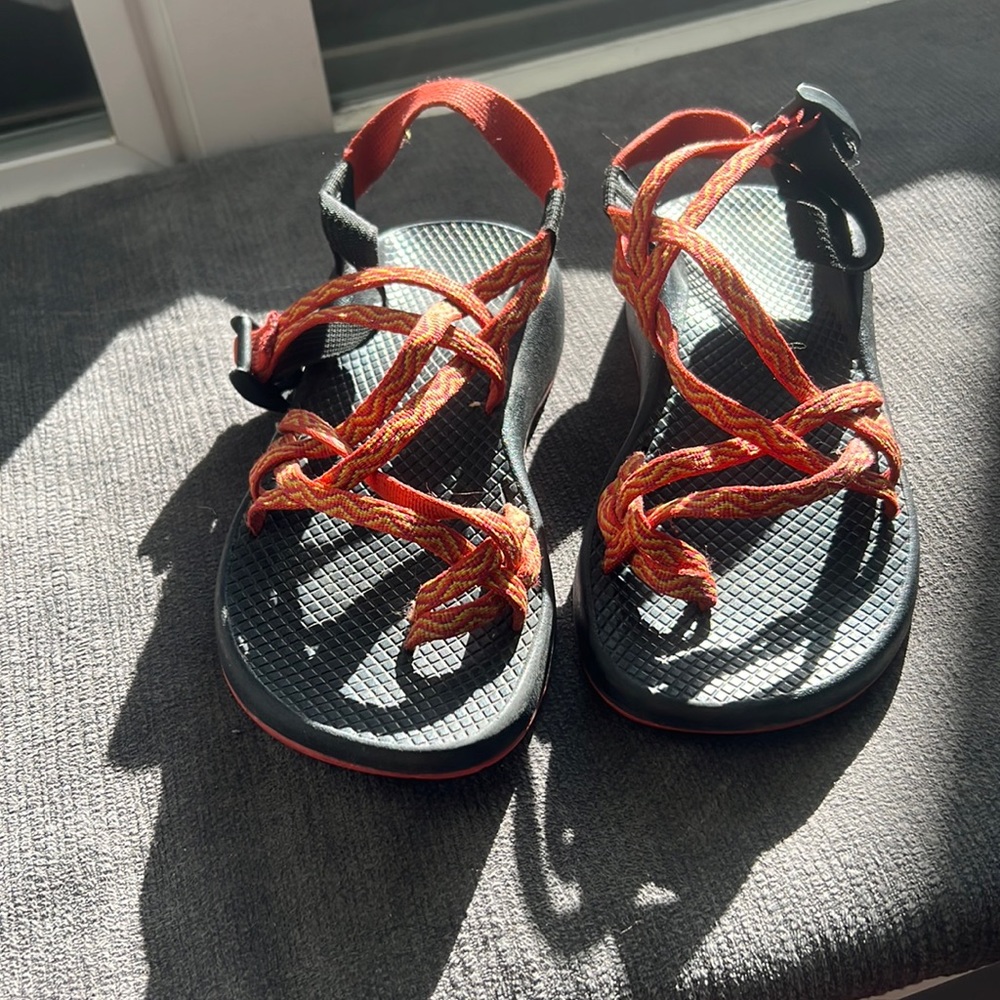 Woman’s Chacos size 8